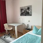 Maxdorfer Hof 2*