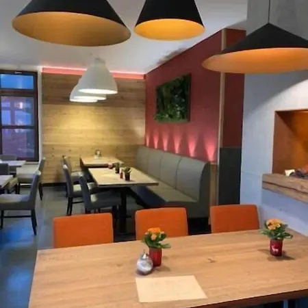 Maxdorfer Hof Hotel 2*